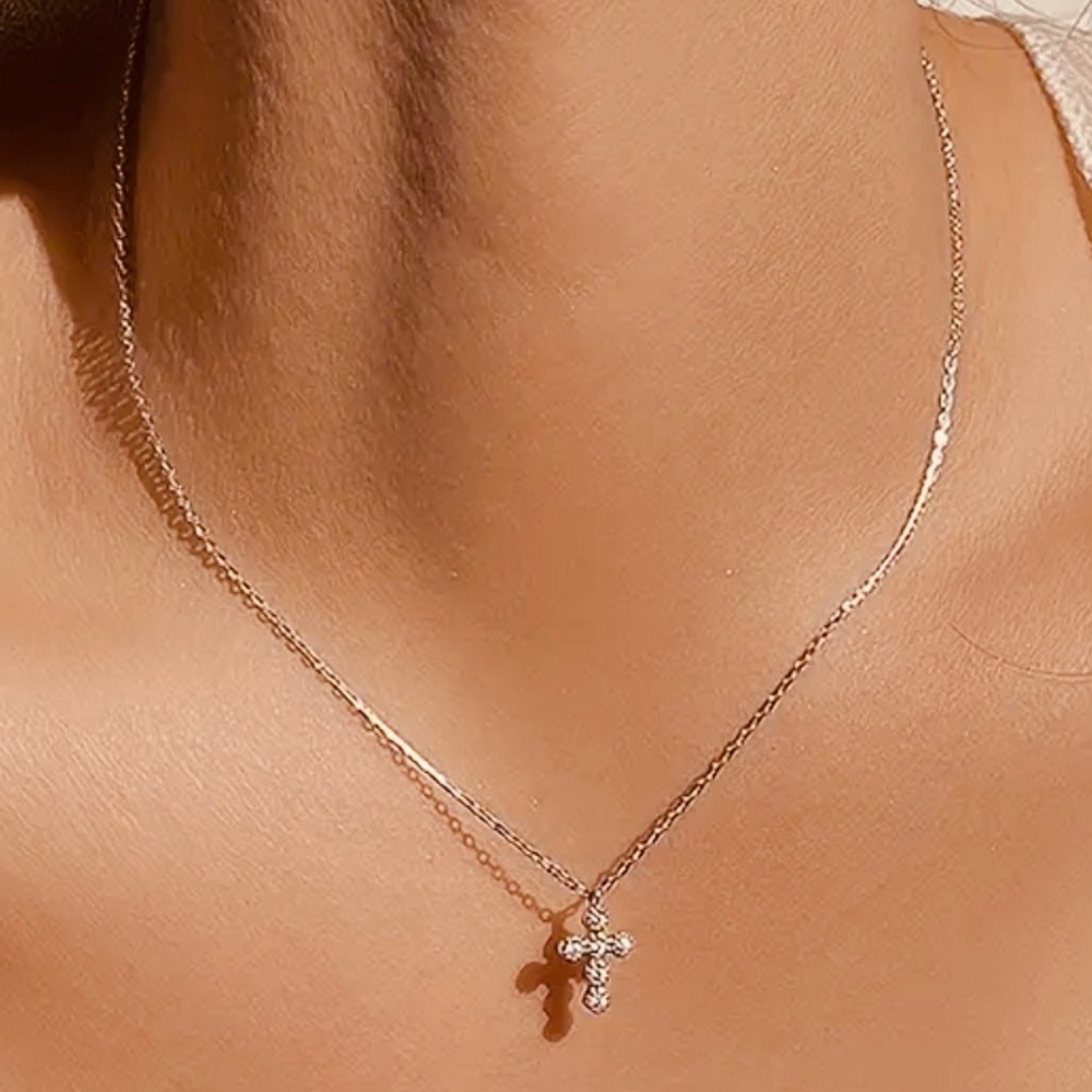 ✨ 925 Sterling Silver Cross Diamond Cz Necklace✨ - Picture 1 of 3